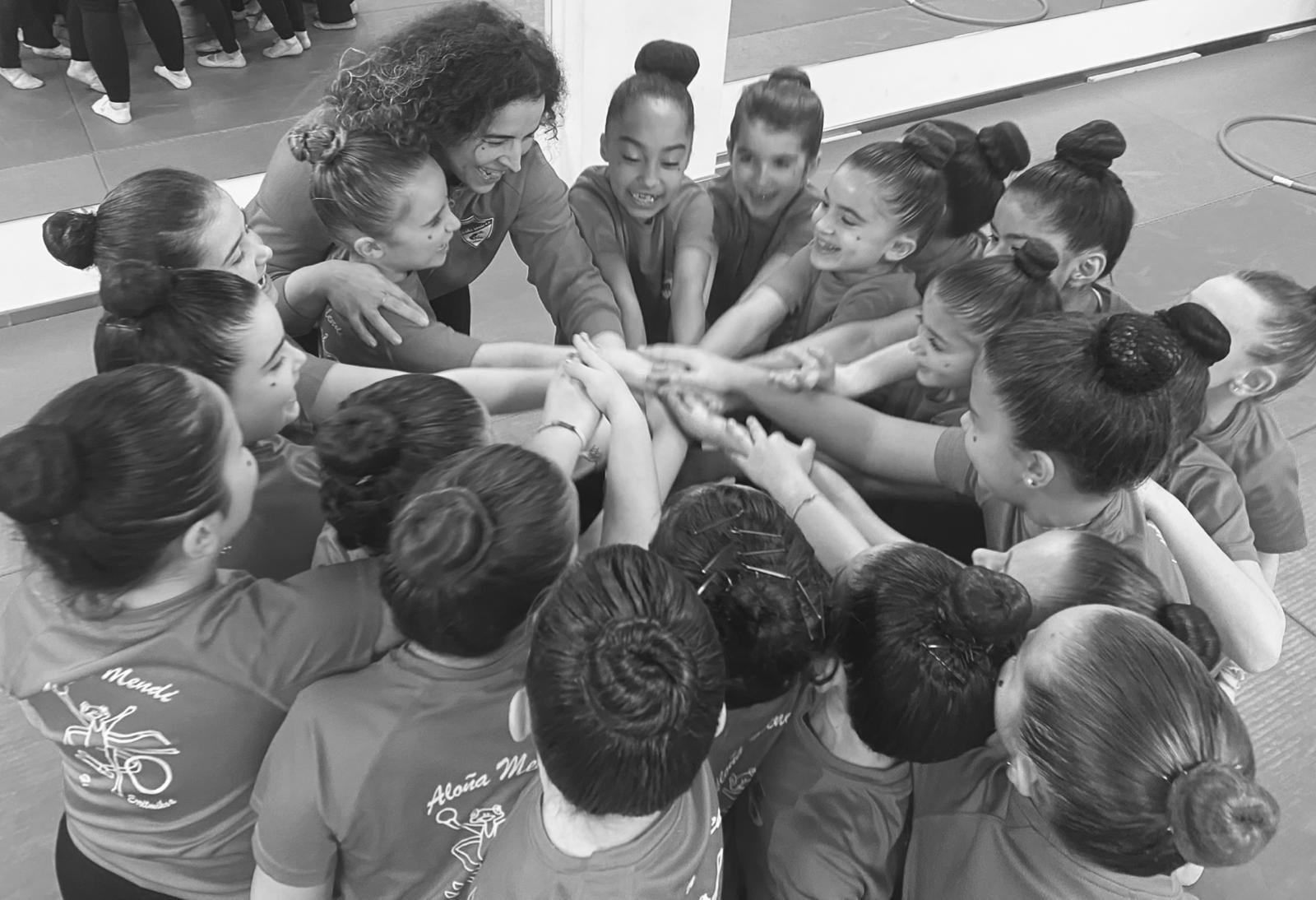 El espíritu de equipo es uno de los valores de la rítmica del Aloña.