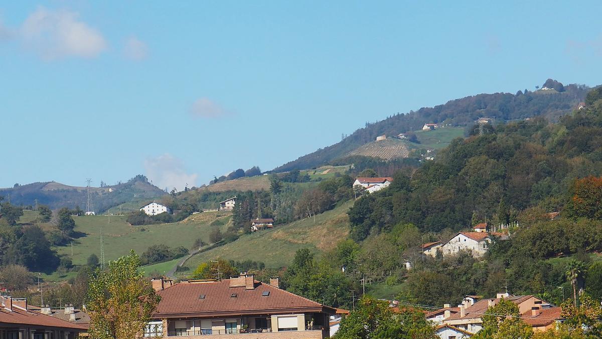 Azkoitia cuenta con una gran superficie de suelo rústico repartido a lo largoy ancho del valle del Urola.