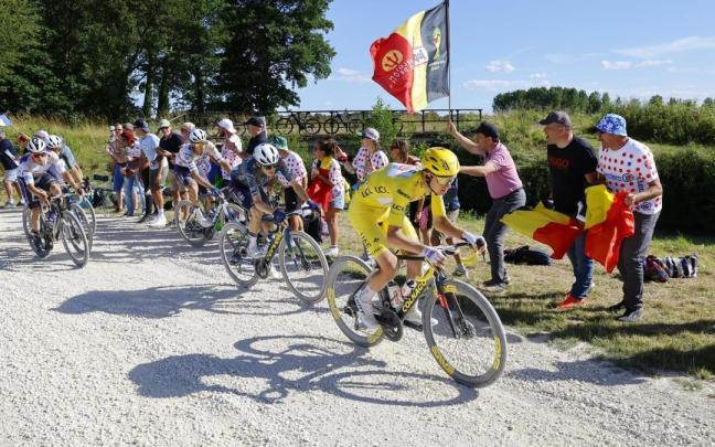 Tadej Pogacar, con Jonas Vingegaard y Remco Evenepoel, en la pasada edición del Tour. / Efe Tadej Pogacar, con Jonas Vingegaard y Remco Evenepoel, en la pasada edición del Tour.
