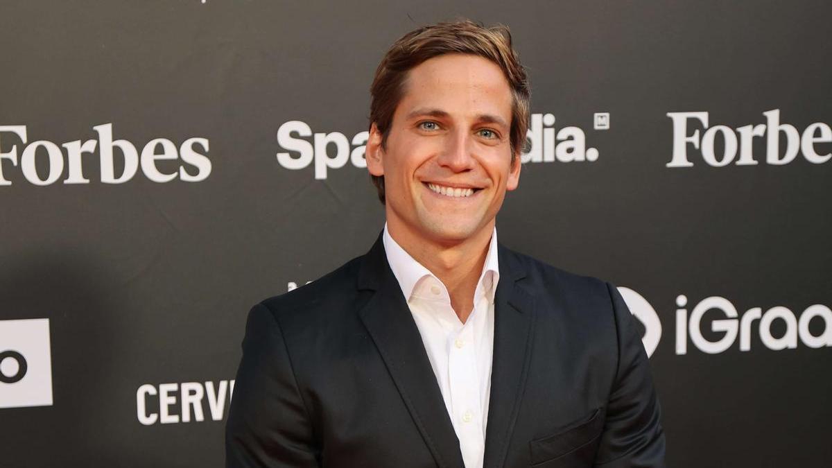 Gotzon Mantuliz asiste a la primera edición de la entrega de los premios