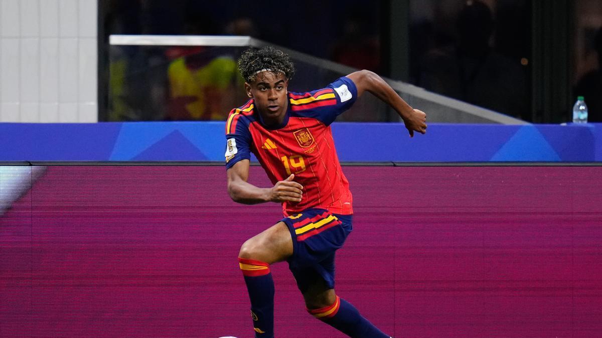 Lamine Yamal en el partido contra Cabo Verde.