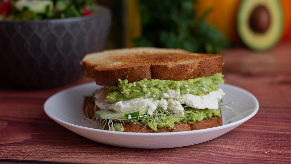 Sándwich con aguacate