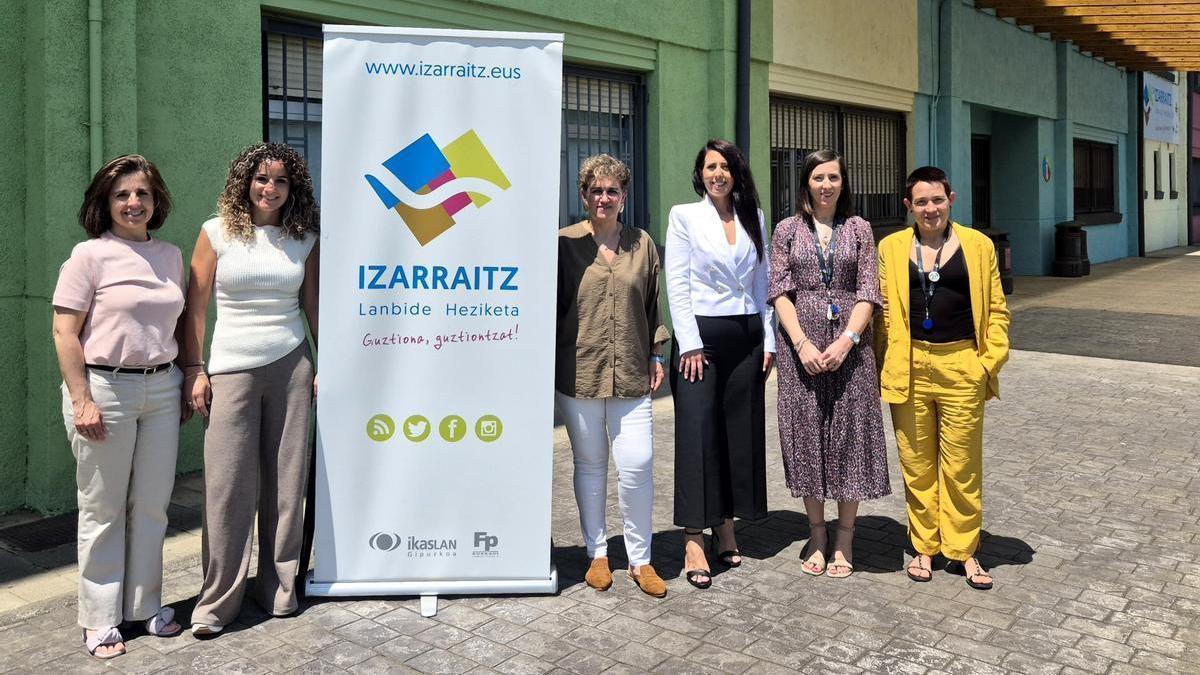 Presentación de los nuevos servicios de autobús de las lineas UK05 y UK06 para llegar a Azkoitia desde Ermua y Zumaia.