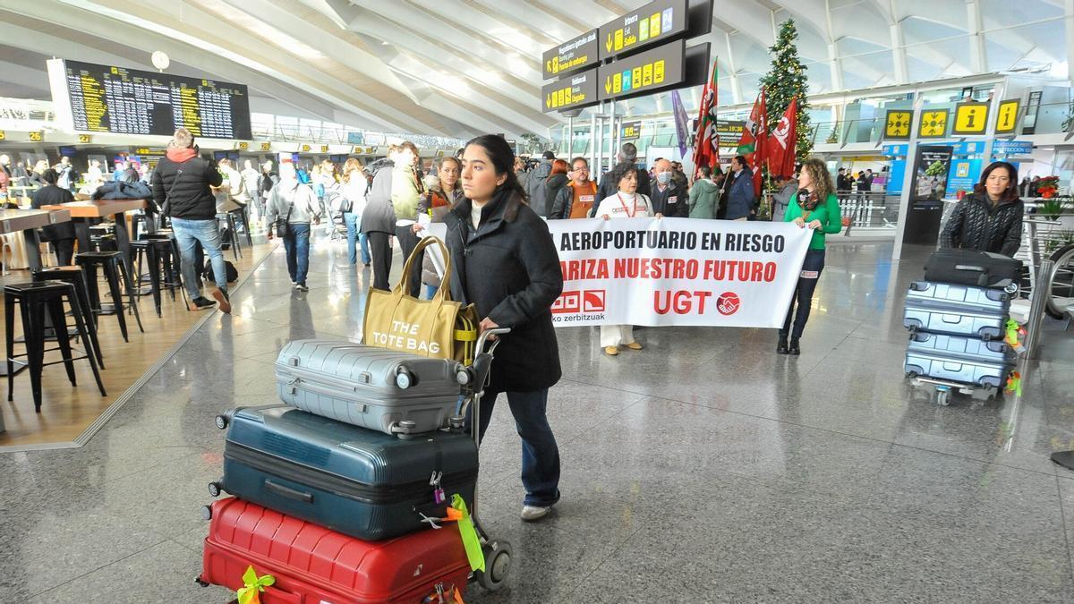Loiu se encuentra entre los aeropuertos más afectados por la huelga de los trabajadores de Iberia.