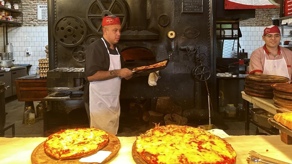 La pizzería Güerrin, una de las más populares de Buenos Aires.