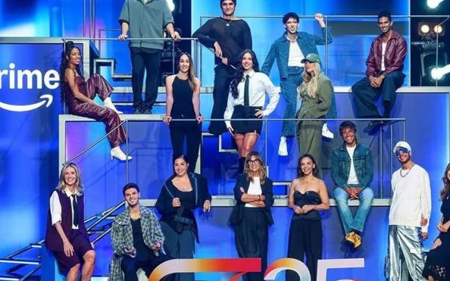 Imagen de familia de los profesores, jurado y presentadora de ‘Operación Triunfo 2025’