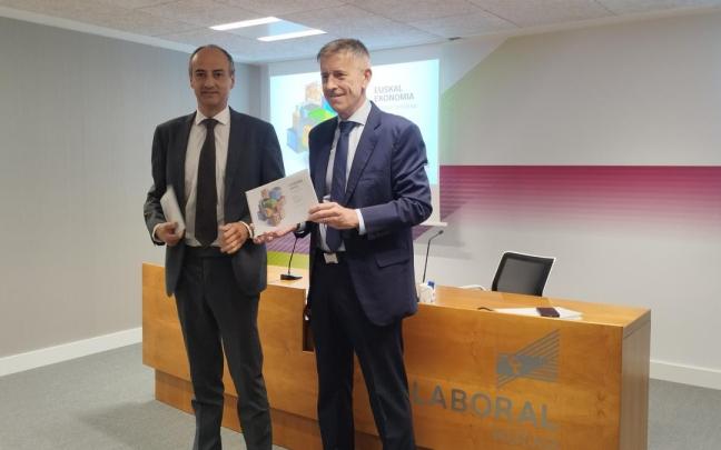 Ibon Urgoiti y Joseba Madariaga, en la presentación del informe.