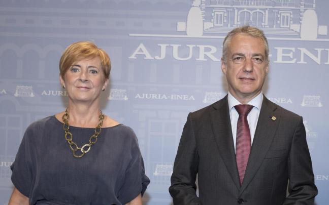 El lehendakari acudirá a Japón acompañado de la consejera de Desarrollo Económico, Arantxa Tapia, y del responsable de Turismo, Javier Hurtado. El lehendakari acudirá a Japón acompañado de la consejera de Desarrollo Económico, Arantxa Tapia, y del responsable de Turismo, Javier Hurtado.