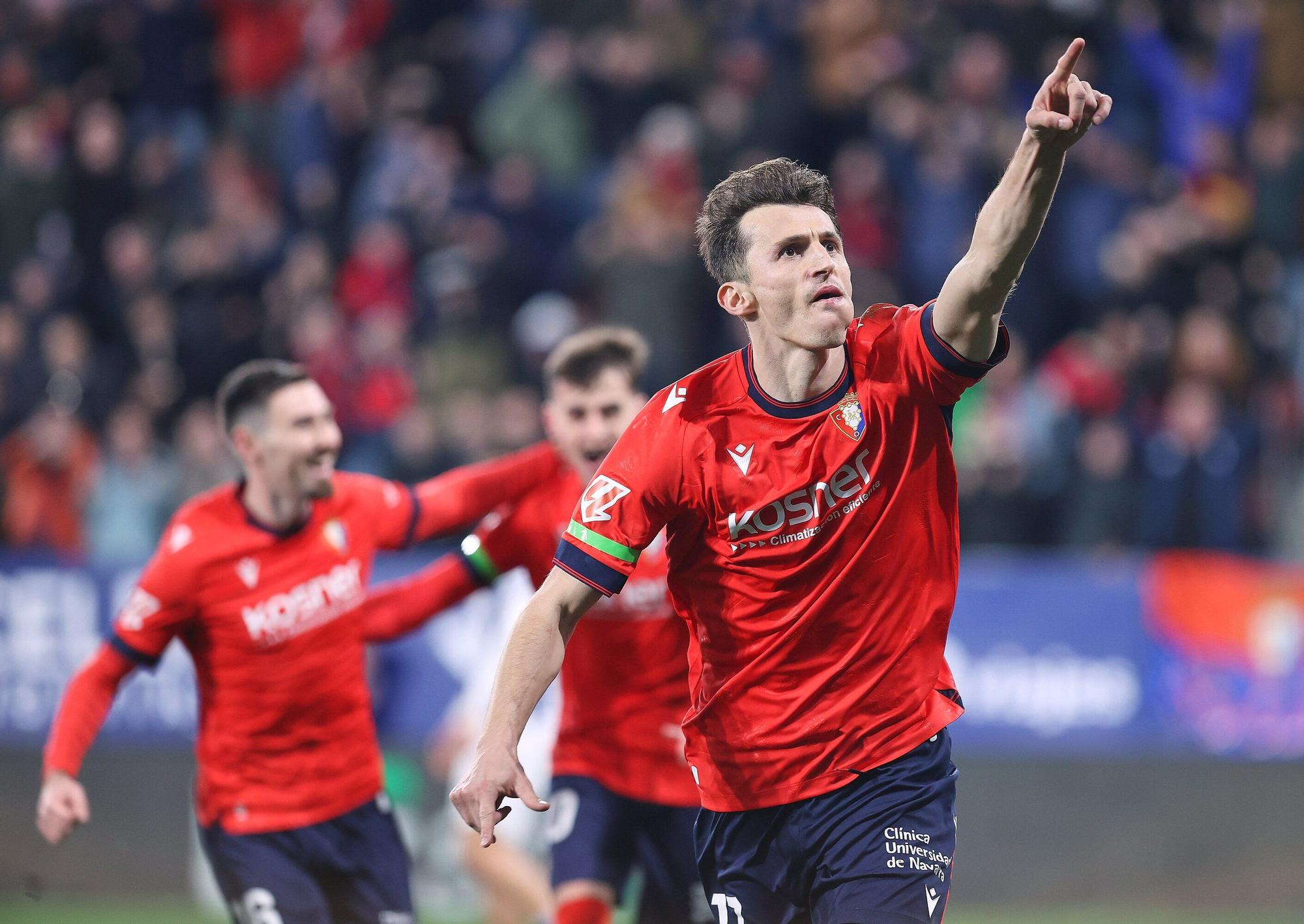 Ante Budimir celebrando uno de los goles en el Osasuna-Real Sociedad. Foto: OSKAR MONTERO