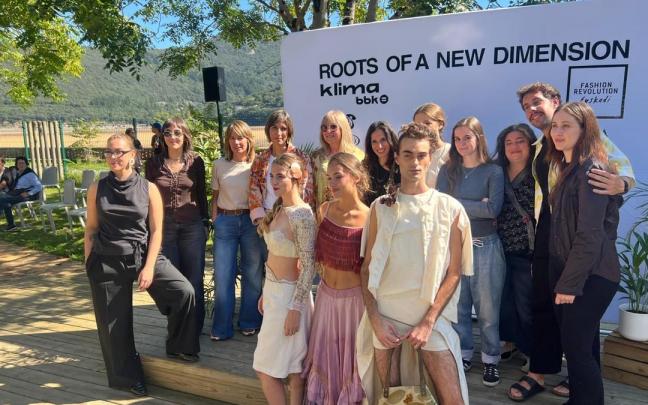 El momento más esperado llegó con el desfile internacional “Roots of a New Dimension”
