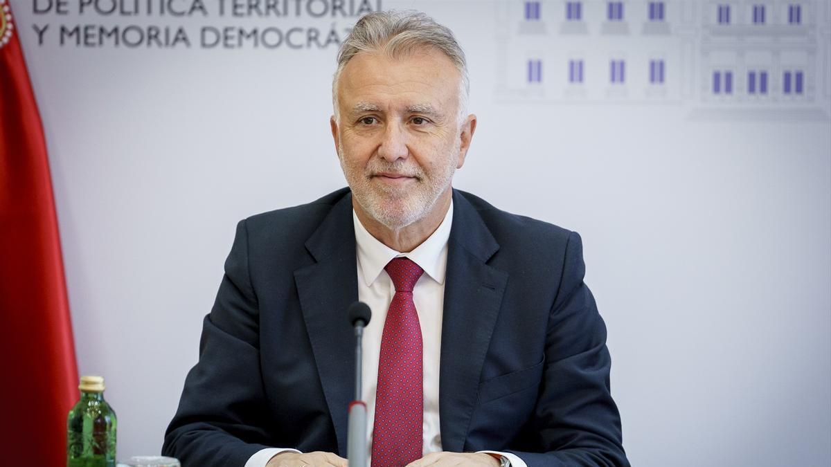El ministro de Política Territorial y Memoria Democrática, Ángel Víctor Torres, durante a la reunión de la comisión mixta de la Junta de Transferencias.
