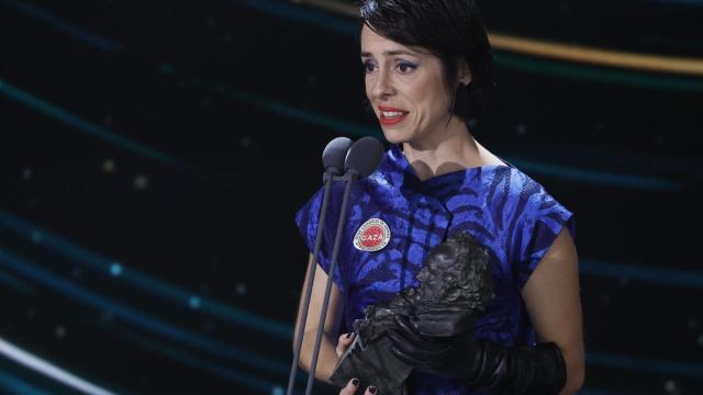 Estibaliz Urresola, con el Goya a la mejor dirección novel.