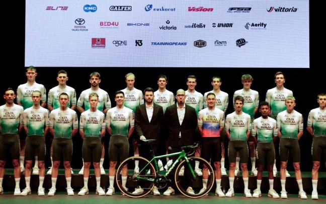 Imagen de la plantilla del Caja Rural en la presentación.