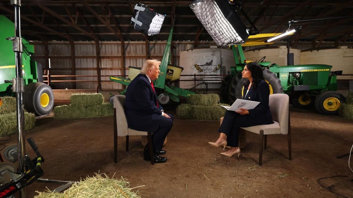 Trump, con la presentadora del programa 'Meet the Press' de NBC, Kristen Welker.
