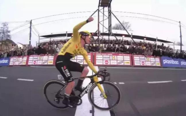 Brennan festeja la victoria.