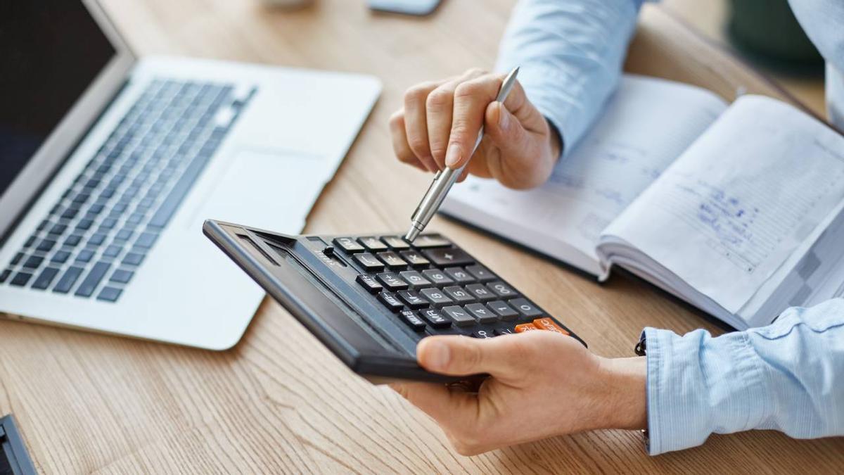 ¿Me van a quitar 95 euros de la nómina en 2026? El abogado Xabi Abat responde