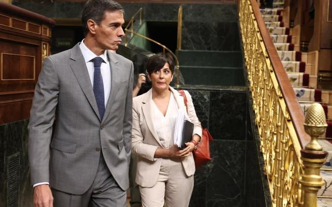 Pedro Sánchez, en el Congreso junto a la ministra de Vivienda, Isabel Rodríguez.