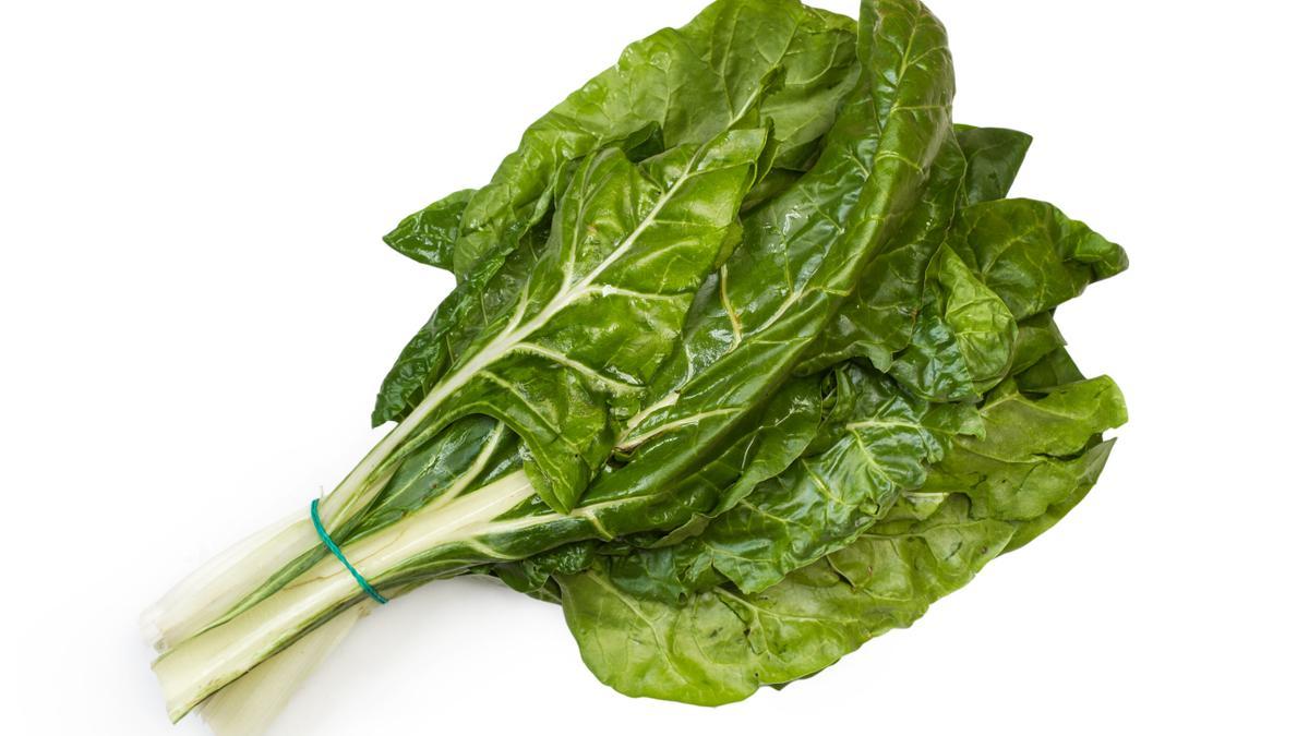 Las acelgas ayudan a combatir la inflamación articular.