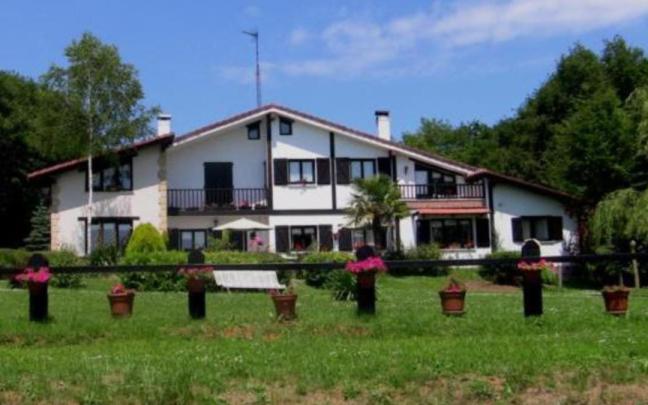 El grado de ocupación por habitaciones alcanzó el 72,3% en los alojamientos rurales (Casa rural Atxarmin, Álava).