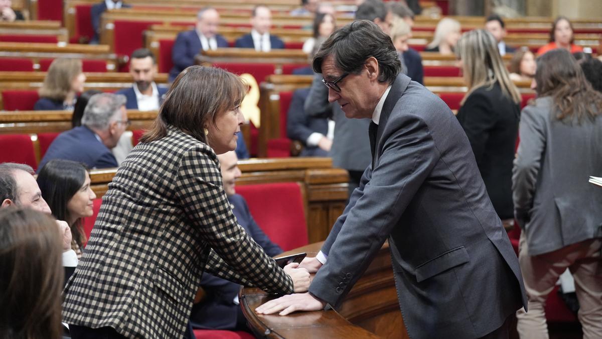 La consellera de Territorio, Silvia Paneque, y el president de la Generalitat, Salvador Illa