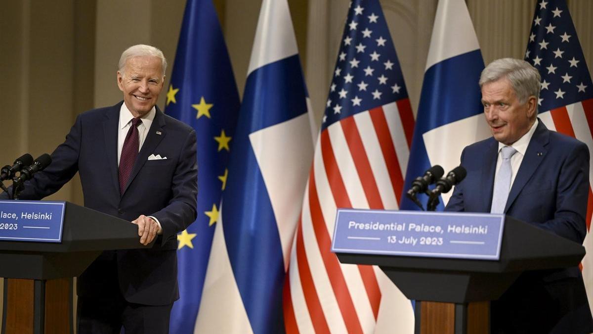 El presidente estadounidense, Joe Biden, y su homólogo finlandés, Sauli Niinisto, en Helsinki.