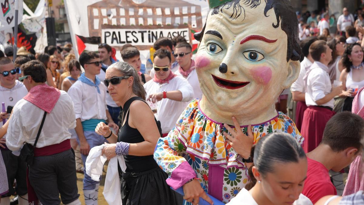 En imágenes: Llodio disfruta del Txupinazo