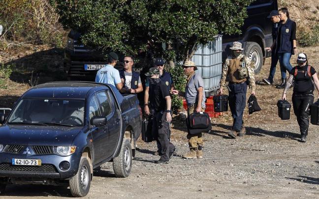 Operativo de búsqueda de Madeleine McCann en el Algarve. Operativo de búsqueda de Madeleine McCann en el Algarve.