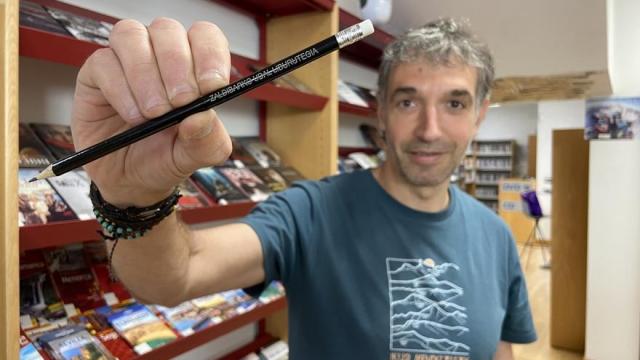 Mañana miércoles se regalarán rosas por el Día Internacional del Libro / 15ª aniversario Biblioteca municipal Mañana miércoles se regalarán rosas por el Día Internacional del Libro
