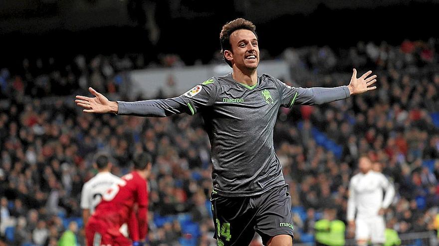 Rubén Pardo celebra el segundo gol que marcó al Madrid en el reestreno de Imanol en el banquillo realista. / RUBEN PLAZA