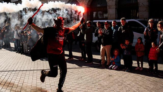 El diablo presidirá un año más la Aloñako Igoera, que sopla las velas de su 20º cumpleaños. / Aloñako Igoera. El diablo presidirá un año más la Aloñako Igoera, que sopla las velas de su 20º cumpleaños.