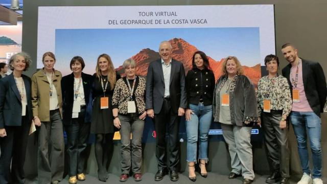 Los pueblos que forman el Geoparque de la Costa Vasca han estado presentes en la presentacion del Tour Virtual en la Feria del Turismo Fitur.