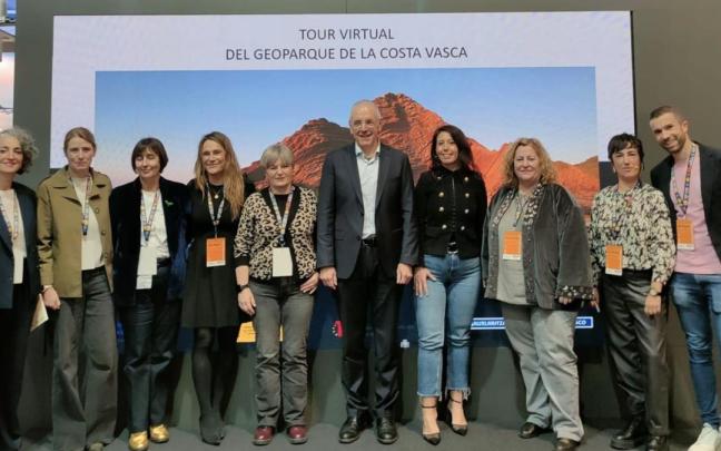 Los pueblos que forman el Geoparque de la Costa Vasca han estado presentes en la presentacion del Tour Virtual en la Feria del Turismo Fitur.