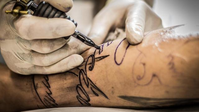 ¿Es seguro tatuarse? / Pixabay ¿Es seguro tatuarse?