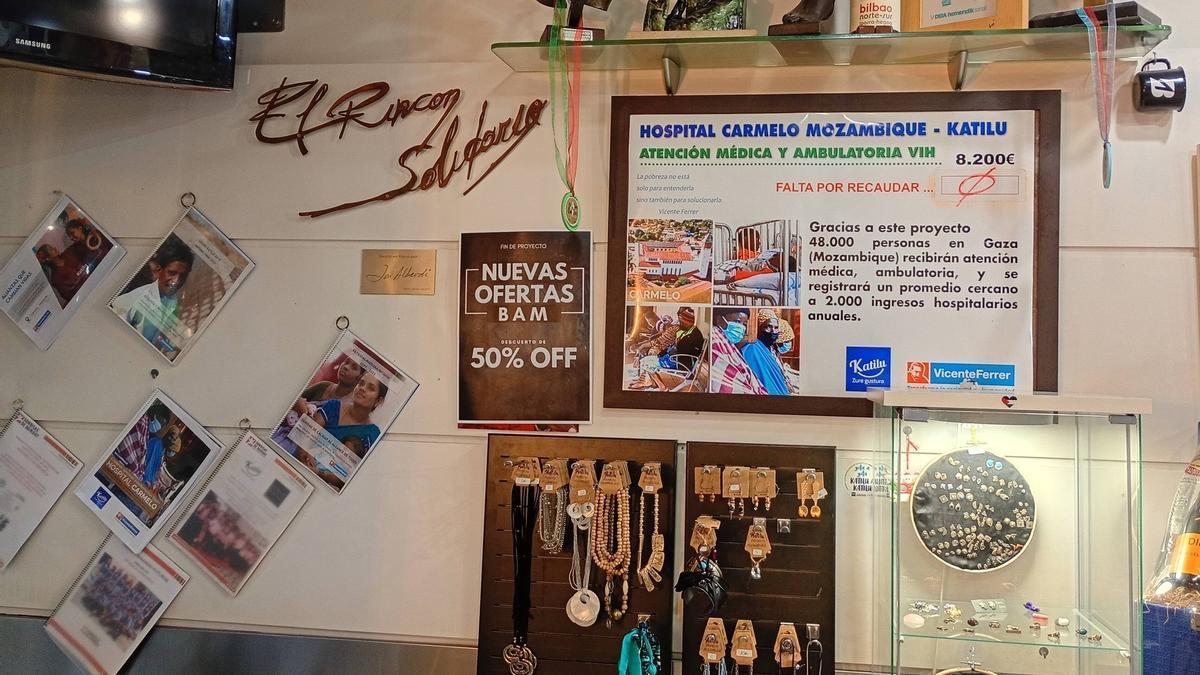 El rincón solidario del Katilu muestra ya el panel del último reto conseguido