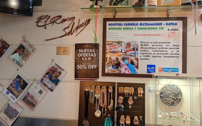 El rincón solidario del Katilu muestra ya el panel del último reto conseguido