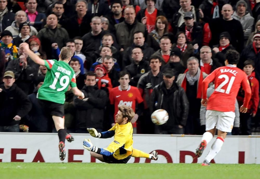 Iker Muniain supera a De Gea en el Manchester United - Athletic / DEIA