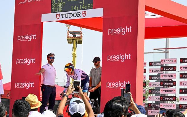 Pello Bilbao, en la salida de la contrarreloj.