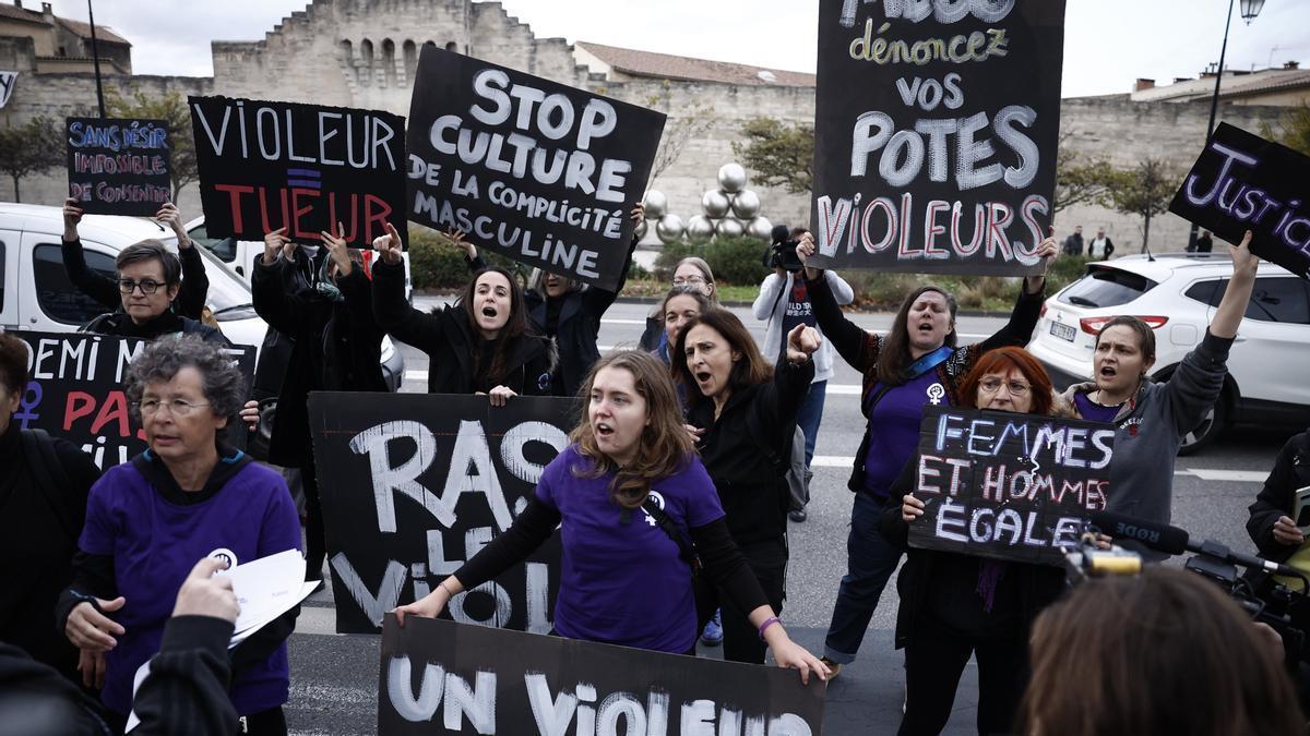 Movilización de apoyo a Gisèle Pelicot, que se ha convertido en símbolo del feminismo.