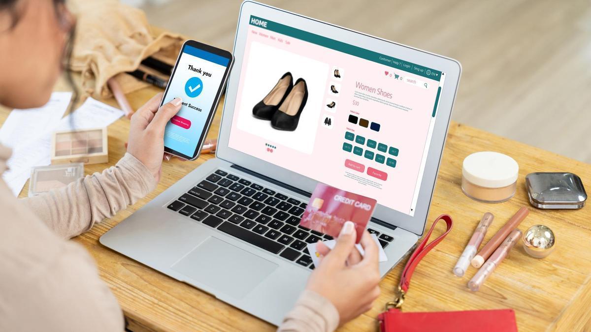 Compra online de unos zapatos.