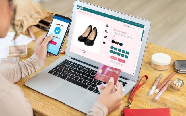 Compra online de unos zapatos.