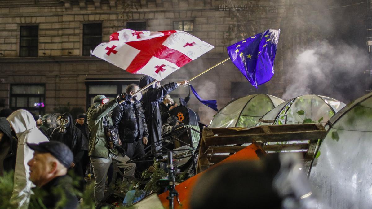 Las protestas más multitudinarias han tenido lugar en la capital, Tiflis.