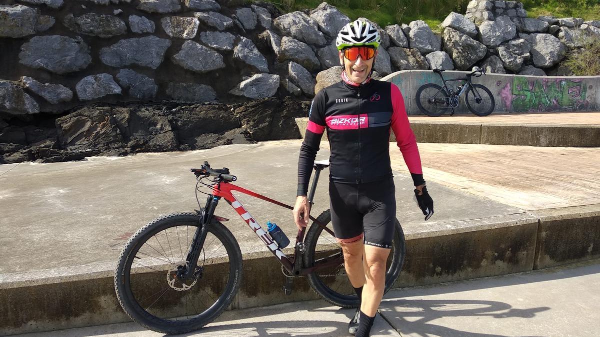 Ignacio Díaz, que aparece en esta fotografía previa al accidente, es un cicloturista experimentado