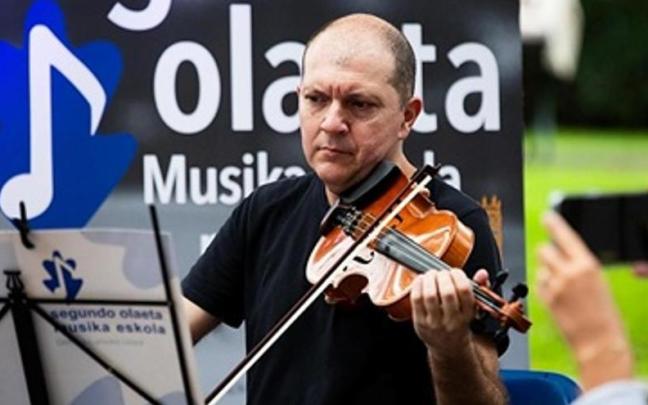 Los adultos y jubilados llenan el vacío que deja la caída demográfica.