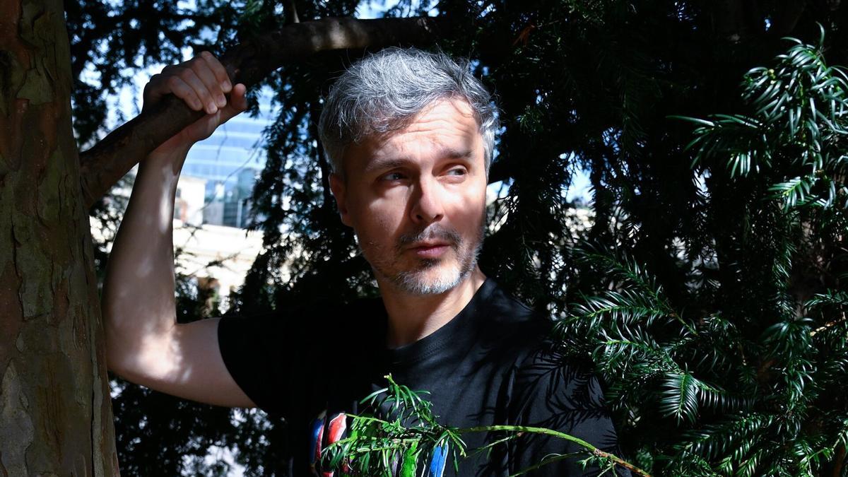 "Cuando yo era pequeño mentir tenía consecuencias. La mentira se castigaba y, ahora, no”, matiza el escritor.