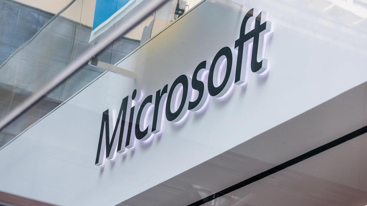 El logo de Microsoft en una de sus tiendas en Nueva York.