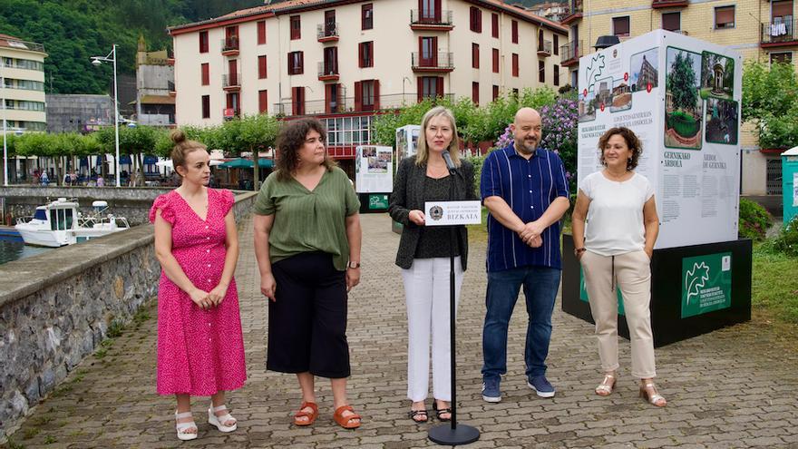 Inauguración de la muestra en Ondarroa