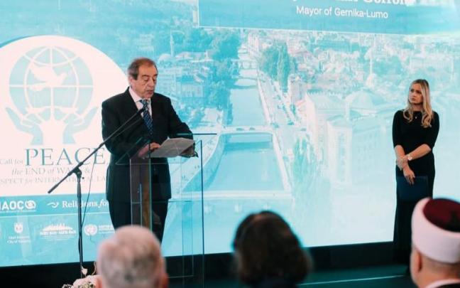 Participación del alcalde Gorroño en el foro “A Call for Peace, the End of Wars and Respect for International Law” en Sarajevo