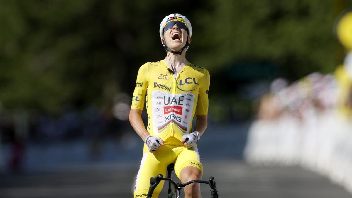 Pogacar celebra con rabia la victoria en Le Lioran, la tercera en el presente Tour.