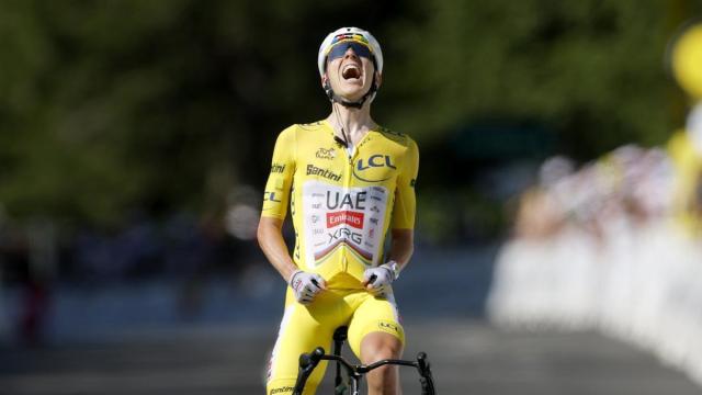 Pogacar celebra con rabia la victoria en Le Lioran, la tercera en el presente Tour.