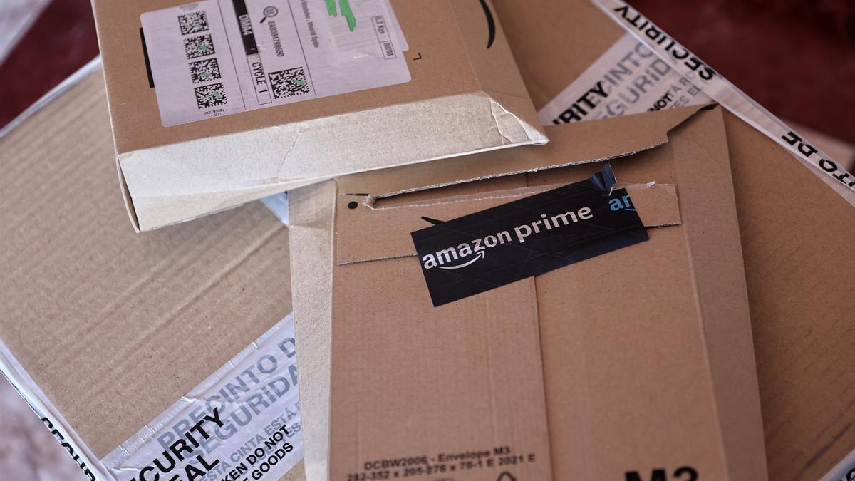 Dos paquetes de Amazon.